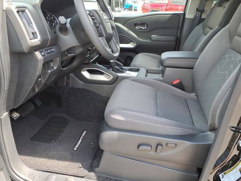 Certified 2025 Nissan Frontier SV w/ SV Convenience Package AWD/4WD image 8