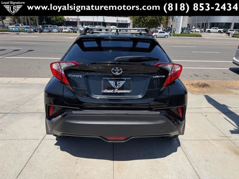 Used 2020 Toyota C-HR Limited FWD image 6
