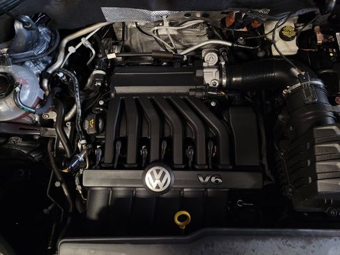 Used 2023 Volkswagen Atlas SE w/ Black Wheel Package FWD image 30