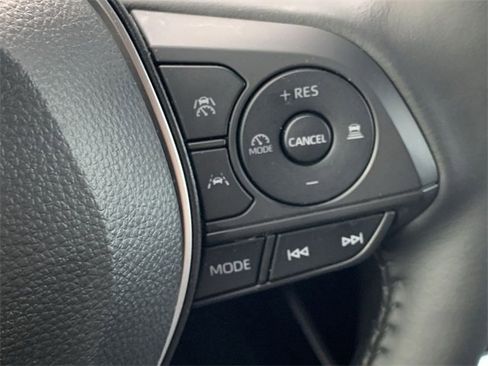 Used 2024 Toyota Corolla Cross SE image 28