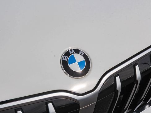 Used 2023 BMW X1 xDrive28i w/ Convenience Package image 11