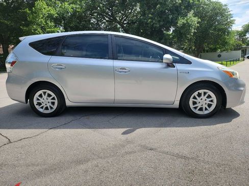 Used 2012 Toyota Prius V Three FWD image 9