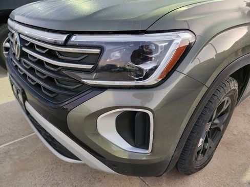 Used 2024 Volkswagen Atlas Peak Edition SEL image 8