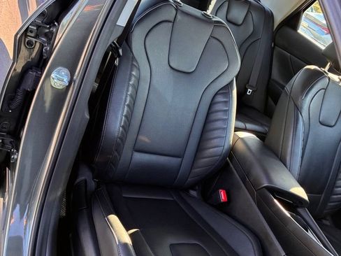 Used 2025 Hyundai Elantra Limited FWD image 18