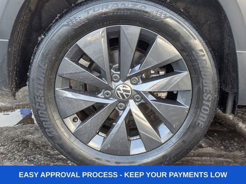 Used 2022 Volkswagen Taos S image 8