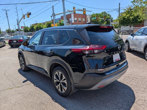 Used 2023 Nissan Rogue SV FWD image 8