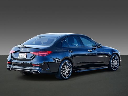 Used 2023 Mercedes-Benz C 300 Sedan image 4
