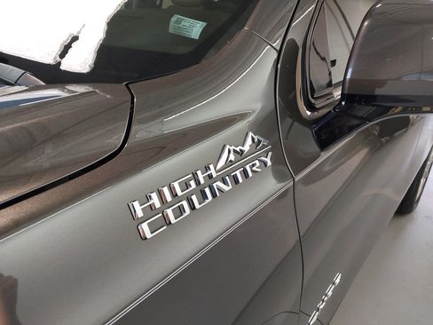 Used 2021 Chevrolet Tahoe High Country w/ Premium Package image 33