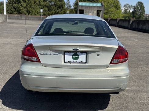 Used 2007 Ford Taurus SEL image 4