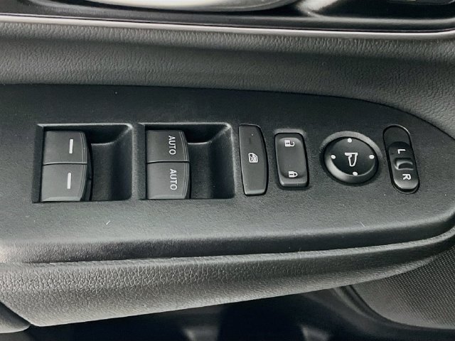 Used 2021 Honda CR-V EX-L image 12