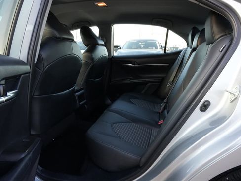 Used 2023 Toyota Camry SE image 18