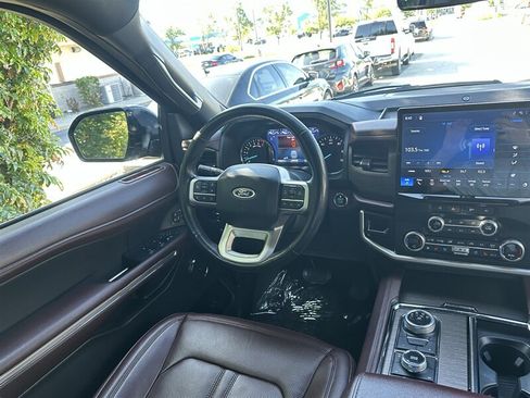 Used 2024 Ford Expedition Max Limited AWD/4WD image 5