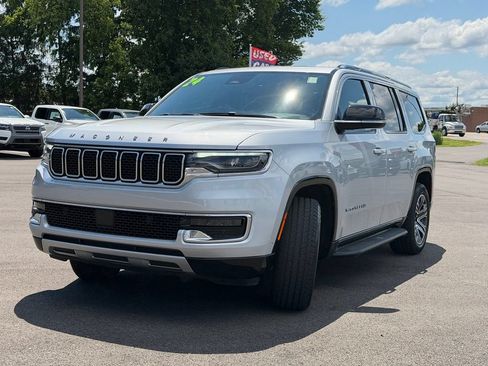 Used 2024 Jeep Wagoneer Series II w/ Flexible Seating Group AWD/4WD image 2