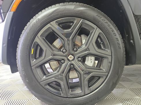 Used 2024 Rivian R1S Adventure AWD/4WD image 9