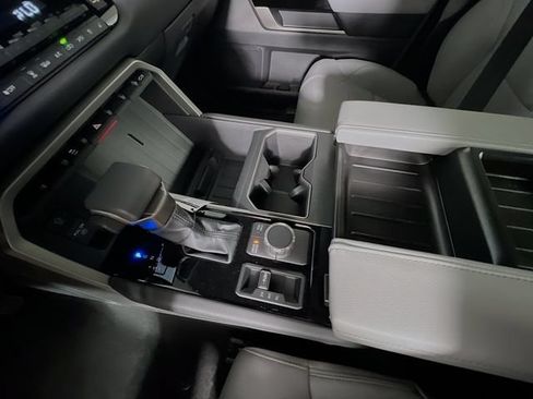 New 2026 Toyota Tundra Limited AWD/4WD image 21