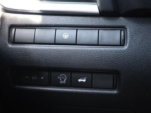 Certified 2025 Nissan Rogue SV AWD/4WD image 18