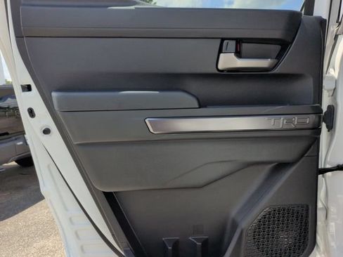 Used 2025 Toyota Tacoma TRD Sport AWD/4WD image 28