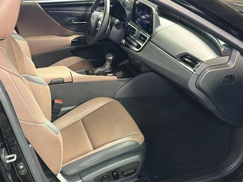 Certified 2023 Lexus ES 350 w/ Premium Package image 10
