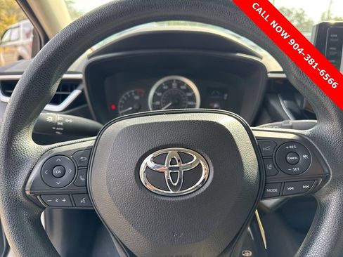Used 2022 Toyota Corolla LE image 11