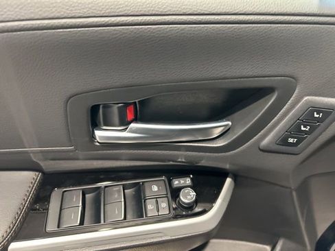 New 2026 Toyota Sienna Platinum image 10