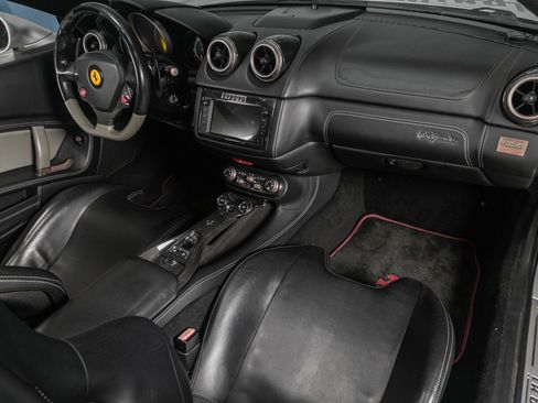 Used 2012 Ferrari California image 8