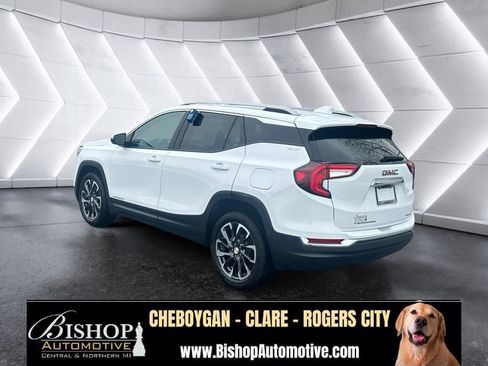 Used 2024 GMC Terrain SLT AWD/4WD image 16