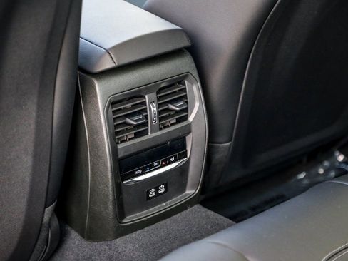 New 2026 BMW 330i xDrive Sedan w/ M Sport Package image 20