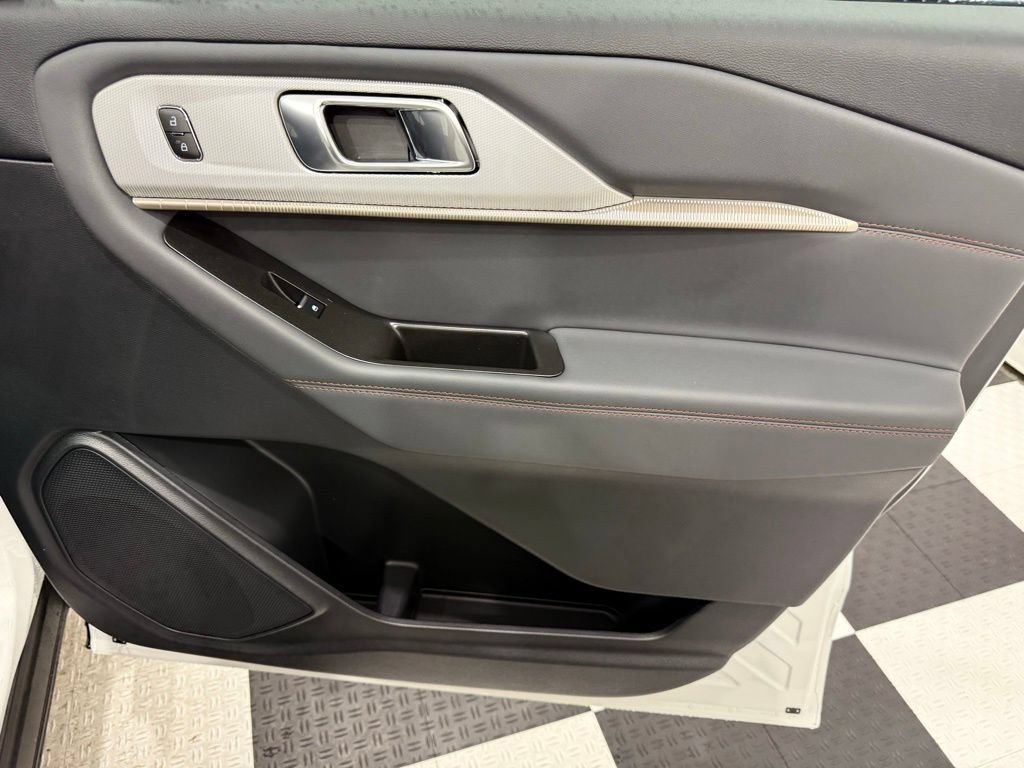 New 2026 Ford Explorer Active AWD/4WD image 22