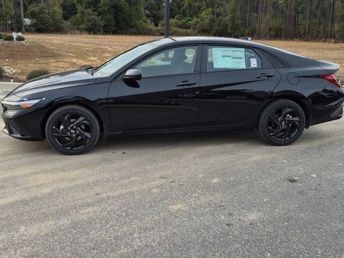 New 2026 Hyundai Elantra SEL Sport FWD image 9