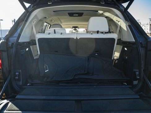 Used 2022 BMW X7 xDrive40i w/ Premium Package image 7
