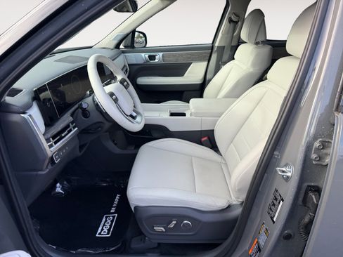 Certified 2025 Hyundai Santa Fe Limited image 10