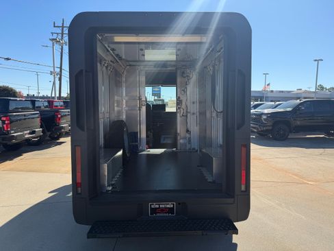 New 2025 Chevrolet Brightdrop 400 w/ Battery Pack, Max Range image 5