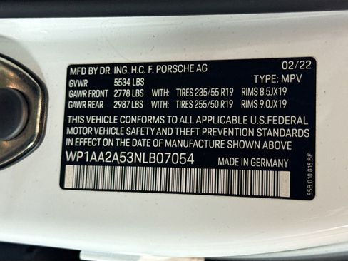 Certified 2022 Porsche Macan image 27