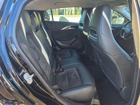 Used 2017 INFINITI QX30 Sport image 21