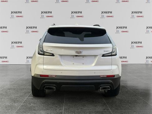 Used 2019 Cadillac XT4 Sport w/ Cold Weather Package image 7