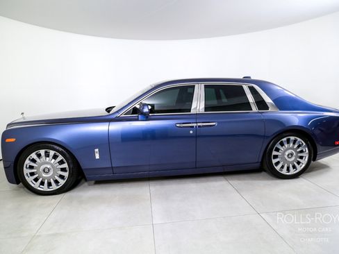 Used 2019 Rolls-Royce Phantom Sedan image 3