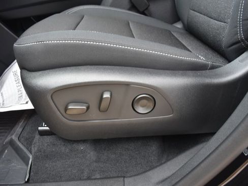 New 2026 Chevrolet Traverse LT w/ Driver Confidence Package FWD image 13