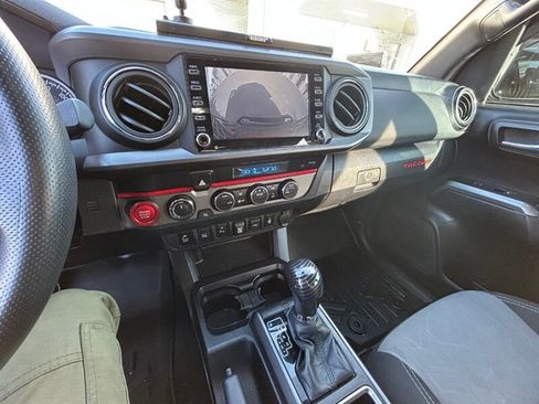 Used 2021 Toyota Tacoma TRD Off-Road w/ Technology Package AWD/4WD image 16