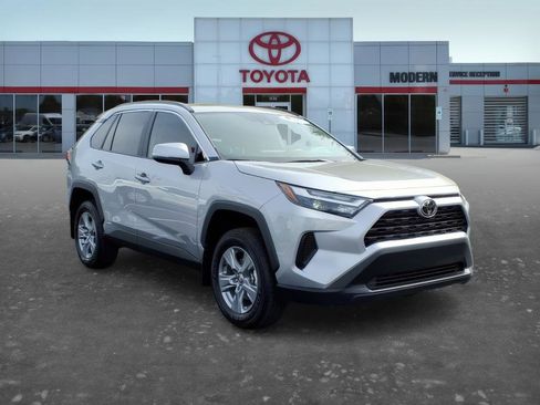 Certified 2025 Toyota RAV4 XLE w/ Convenience Package image 8