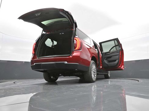 New 2025 GMC Yukon XL Elevation image 85
