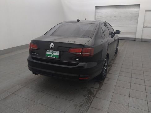 Used 2016 Volkswagen Jetta SE FWD image 9