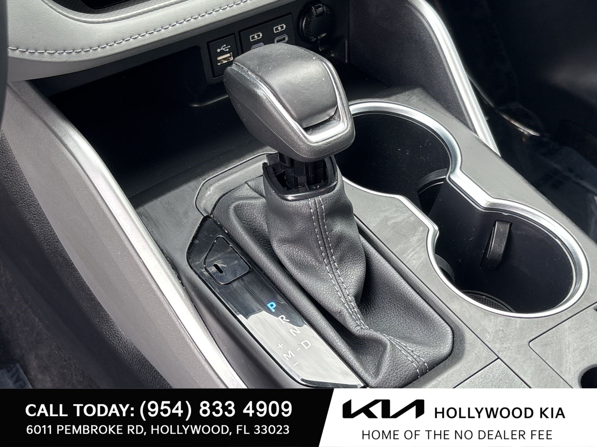 Used 2024 Toyota Highlander XLE FWD image 19