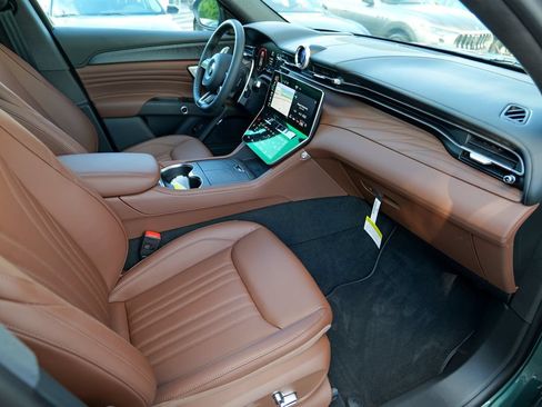 Used 2025 Maserati Grecale Modena AWD/4WD image 34