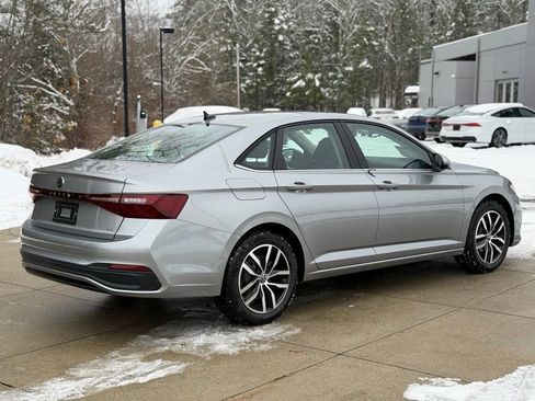 New 2026 Volkswagen Jetta SE image 9