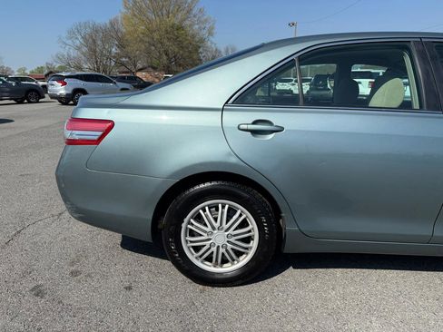 Used 2011 Toyota Camry LE image 30