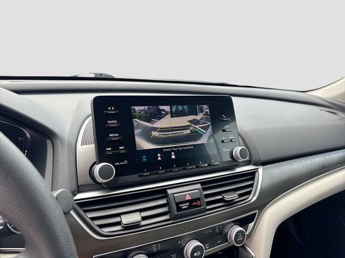 Used 2019 Honda Accord LX image 11