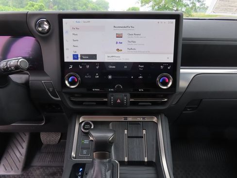 Used 2024 Lexus GX 550 w/ Cold Area Package AWD/4WD image 22