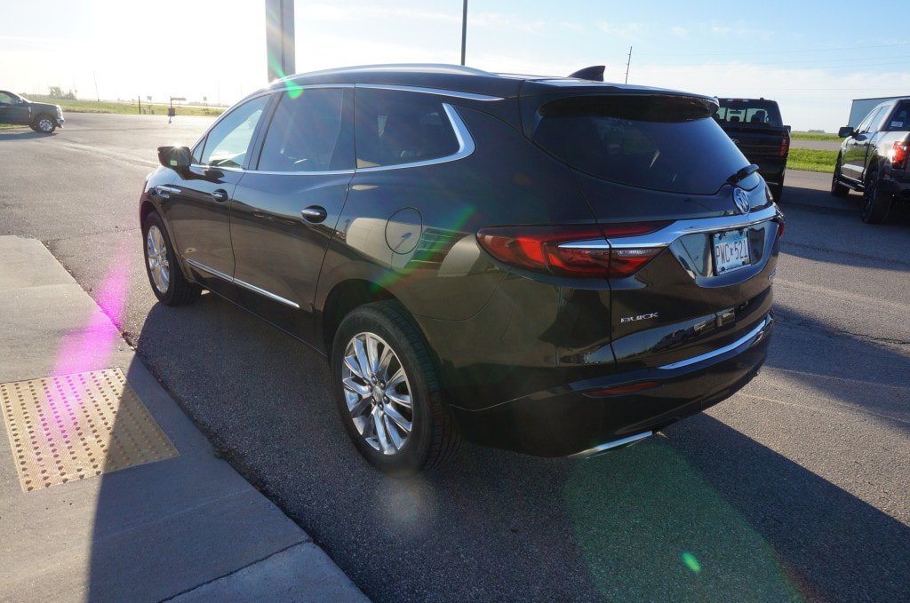Used 2018 Buick Enclave Premium w/ Trailering Package AWD/4WD image 6
