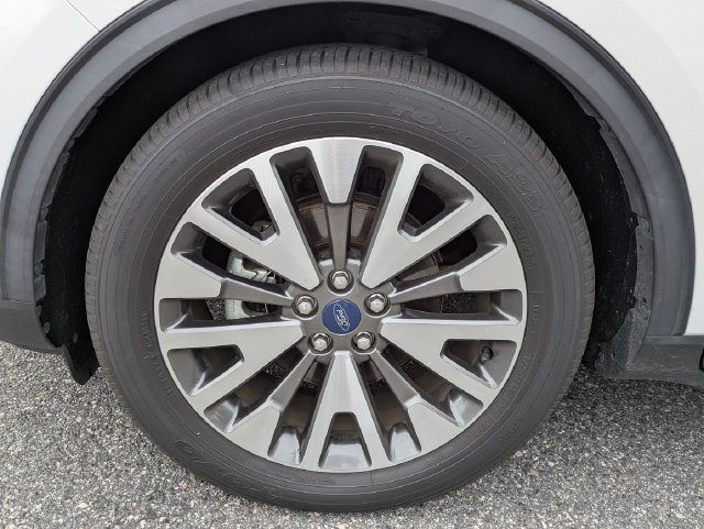 Used 2020 Ford Escape Titanium FWD image 9