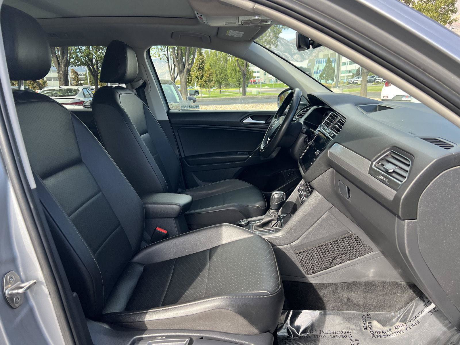 Used 2020 Volkswagen Tiguan SEL w/ 3rd Row Seat Package AWD/4WD image 4